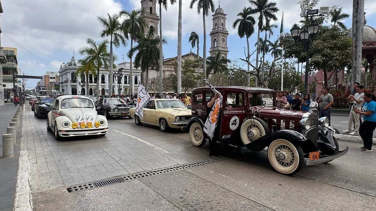 Realizan caravana de autos clásicos en Tampico : Yadira Hernández